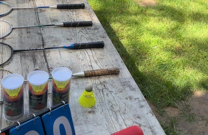 Advantage for early decision-makers